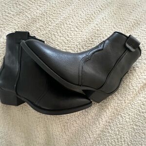 NEW!!!!! DV Dolce Vita “Khrysta” Bootie 6.5